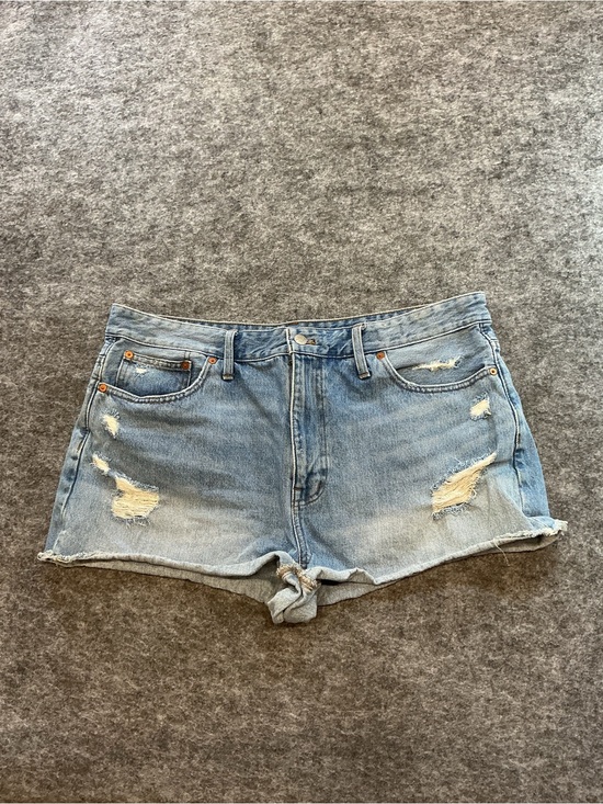 Madewell Pants - Madewell Light Blue Distressed Denim Women’s Shorts Size 32